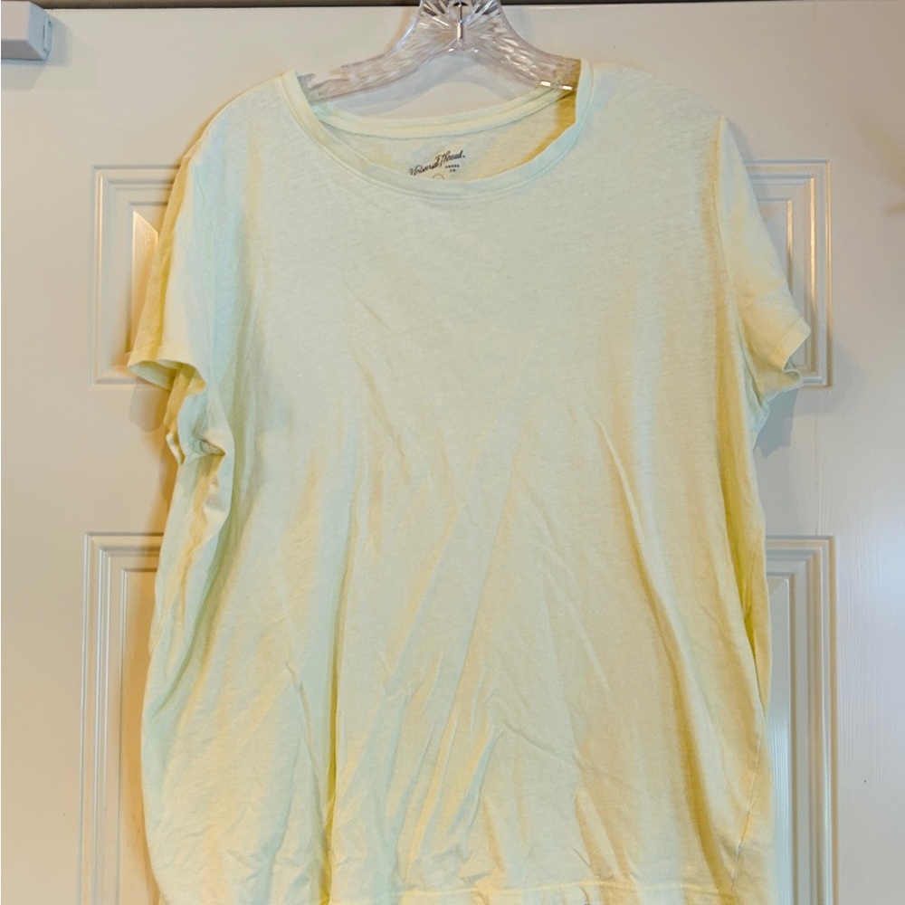 Universal Thread Light Yellow Short Sleeve Tee